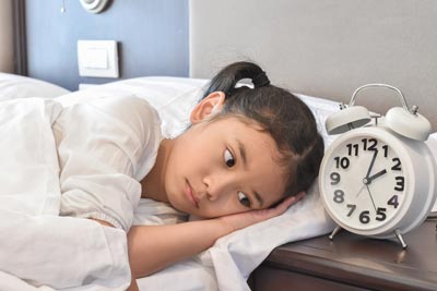 Bruxismo em crianças prejudica o sono